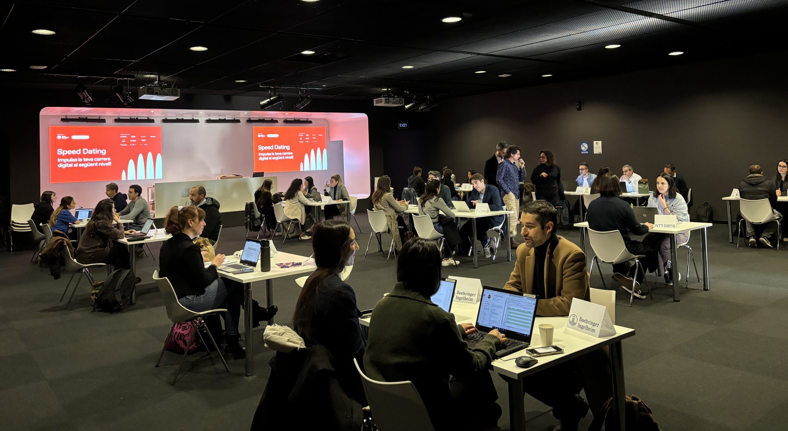 Més de 200 professionals participen en l’Speed Dating de MWCapital i Barcelona Activa