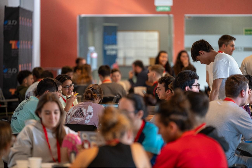 Més de 60 estudiants a la primera Hackató Pirineu Tech i Esports en el Medi Natural